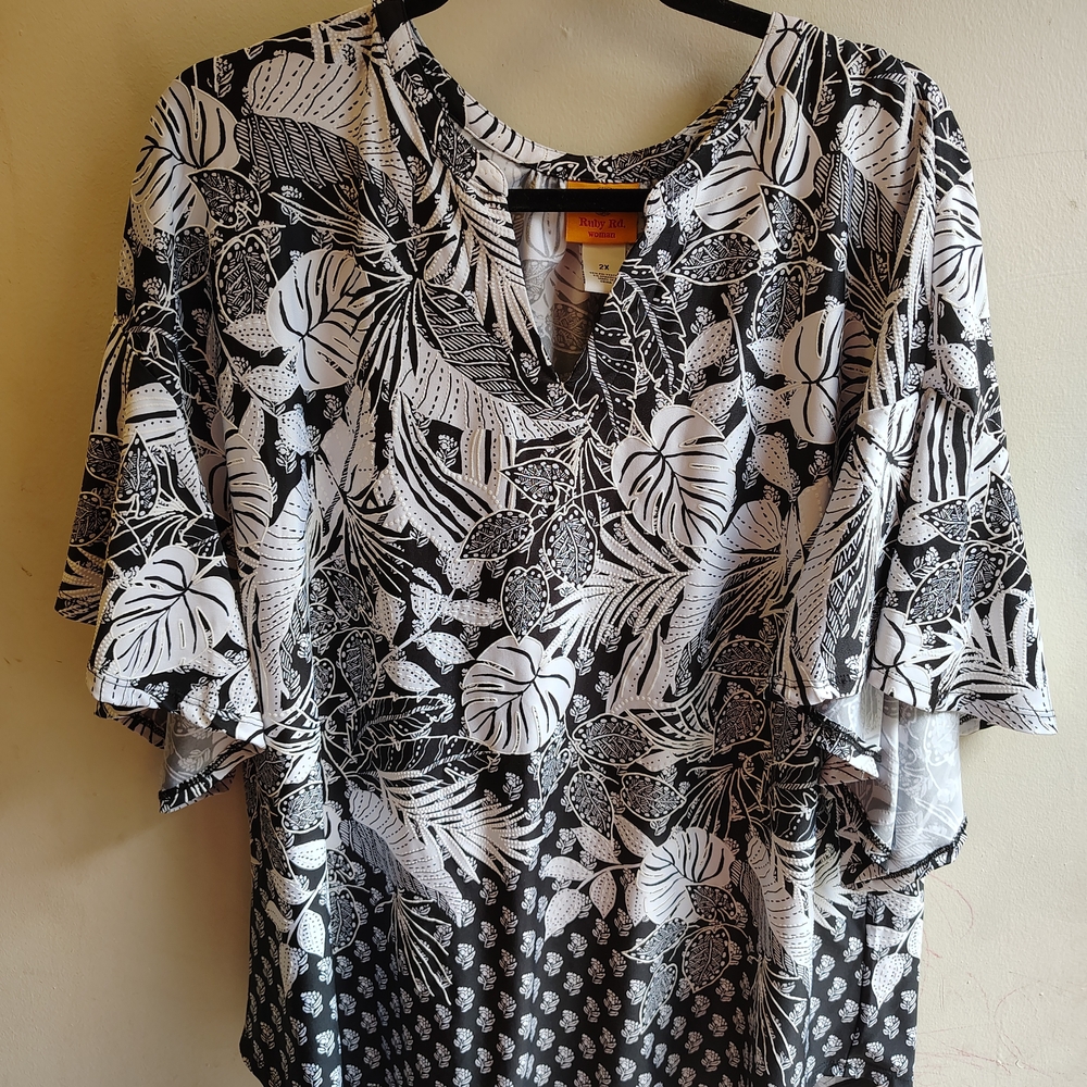 Ruby Rd. Black and White Leaf Print Blouse